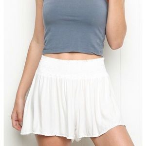 BRANDY MELVILLE JOLENE SHORTS